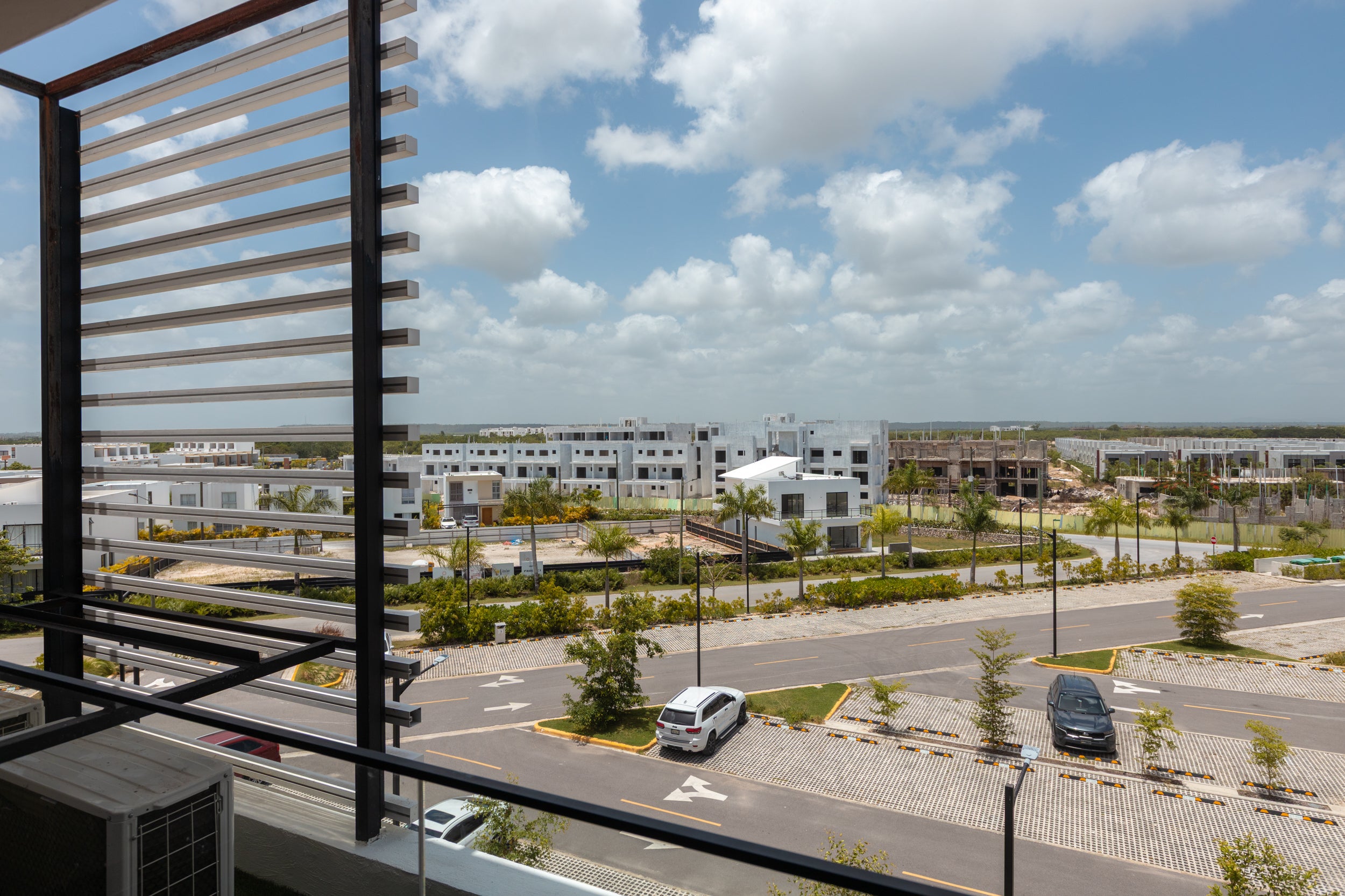 Panorama Lake Fourth Floor V20-5