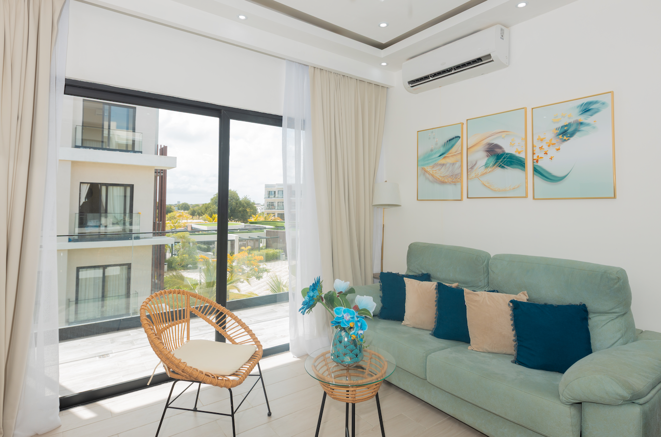 Panorama Lake Third Floor V20-4
