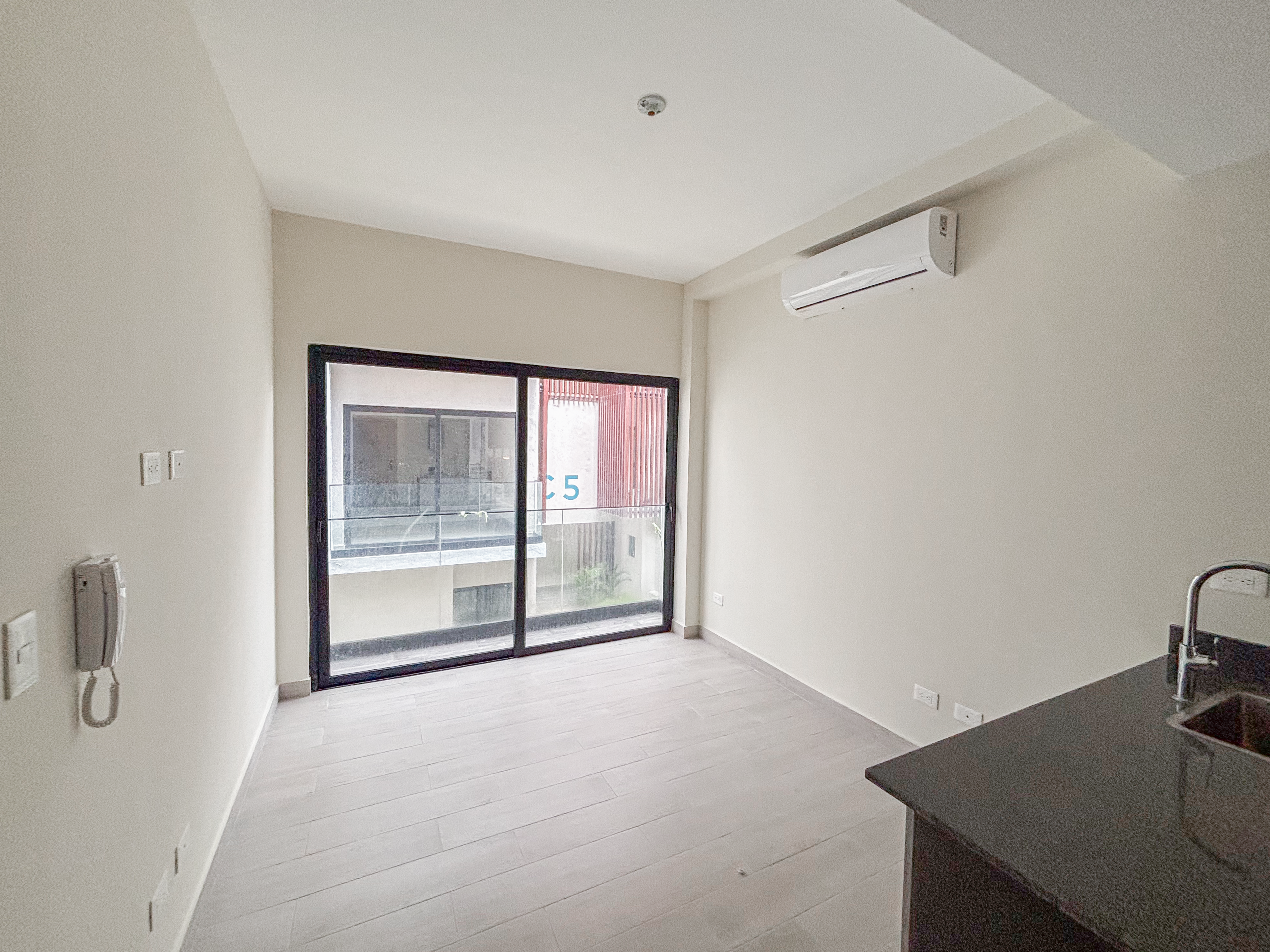 Panorama Lake Second Floor- V20-7