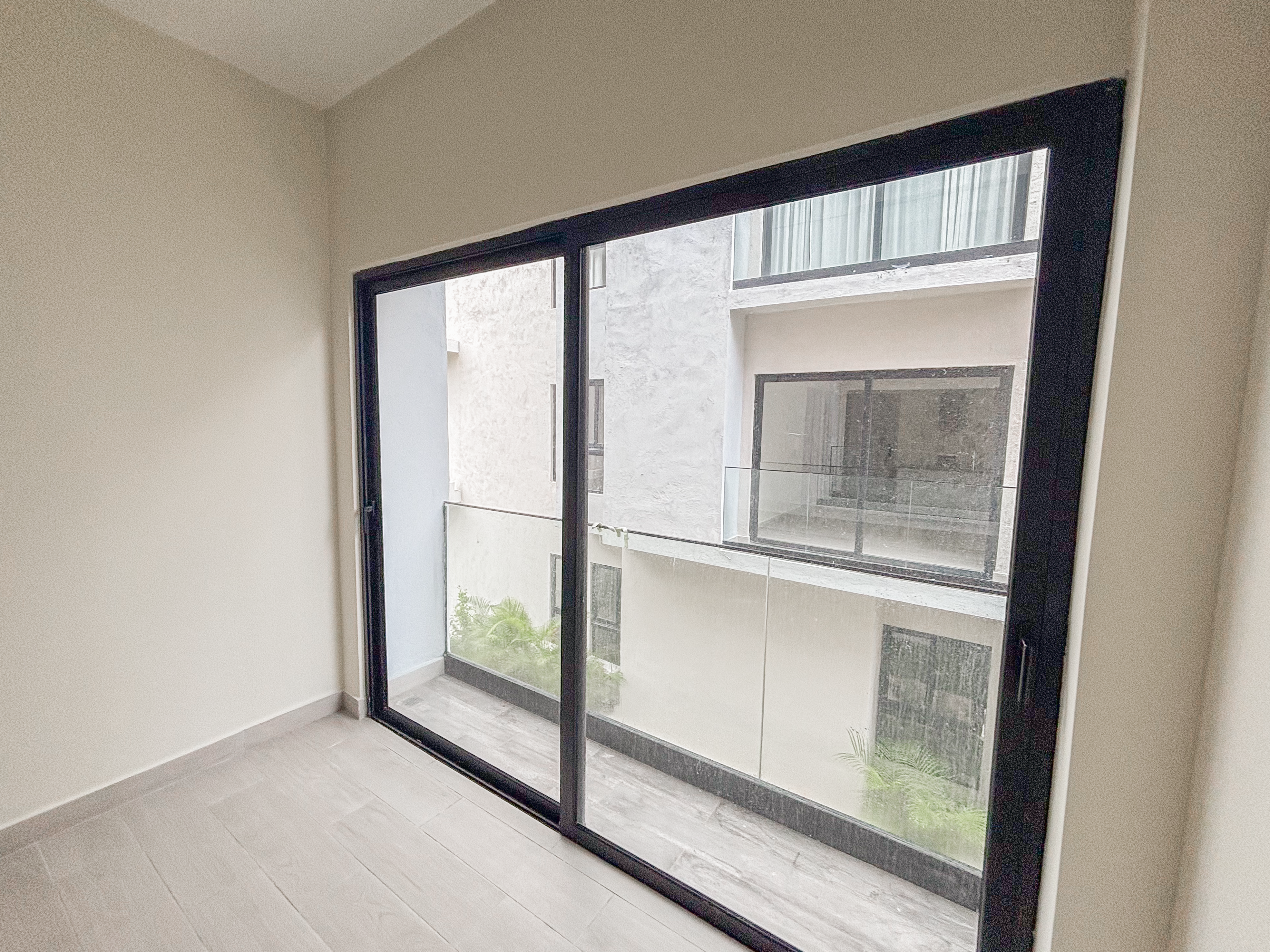 Panorama Lake Second Floor- V20-7