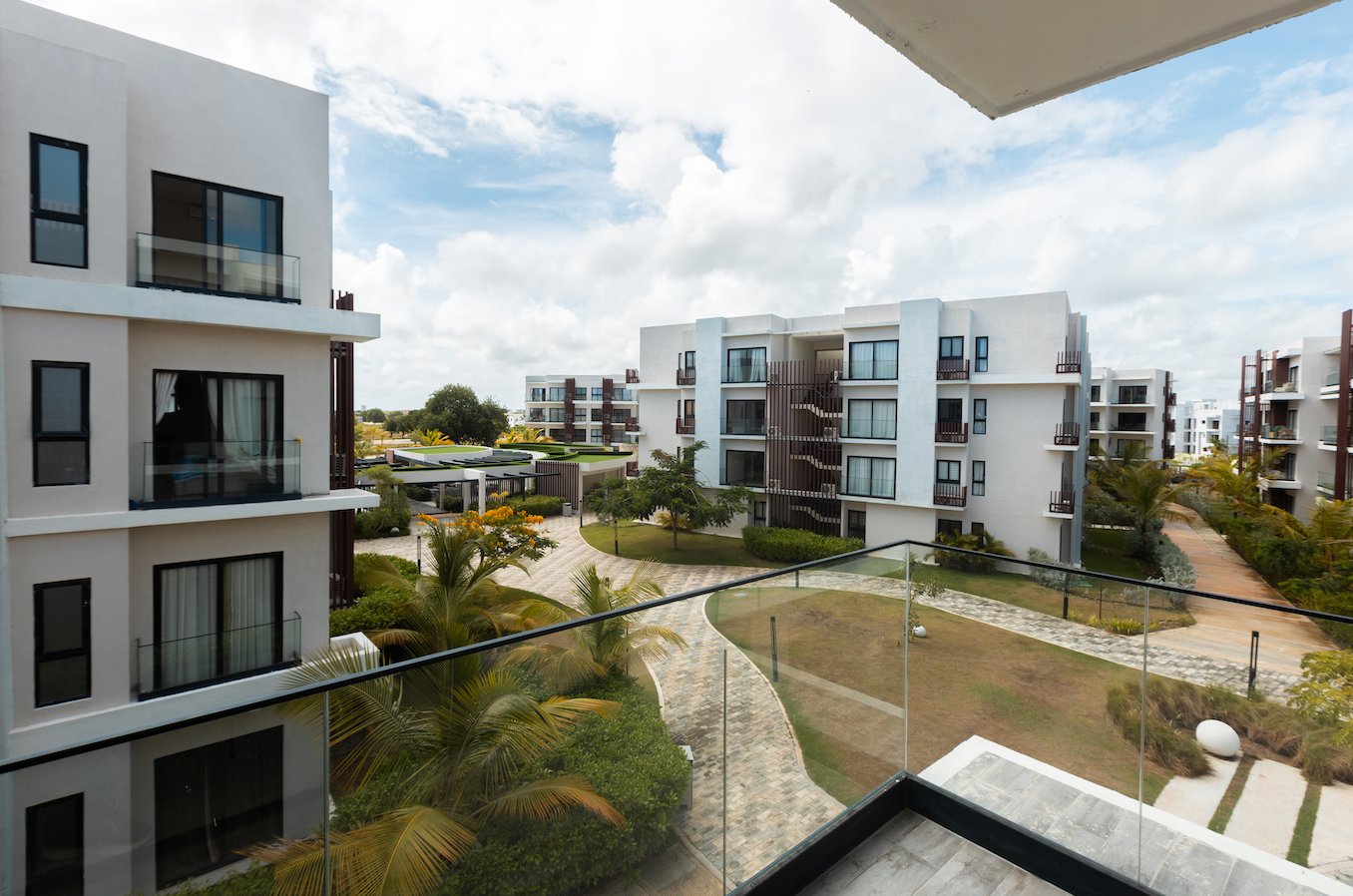 Panorama Lake Third Floor V20-4