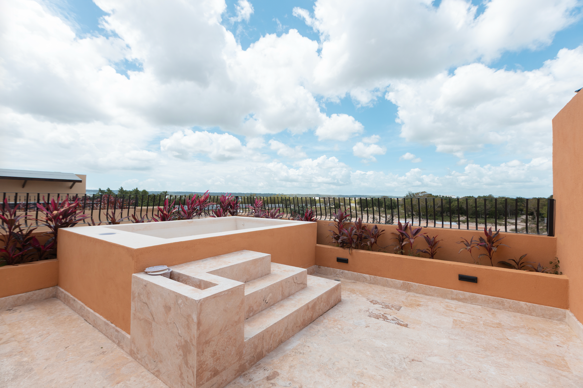 Pueblito Caribeño Second Floor V85-1