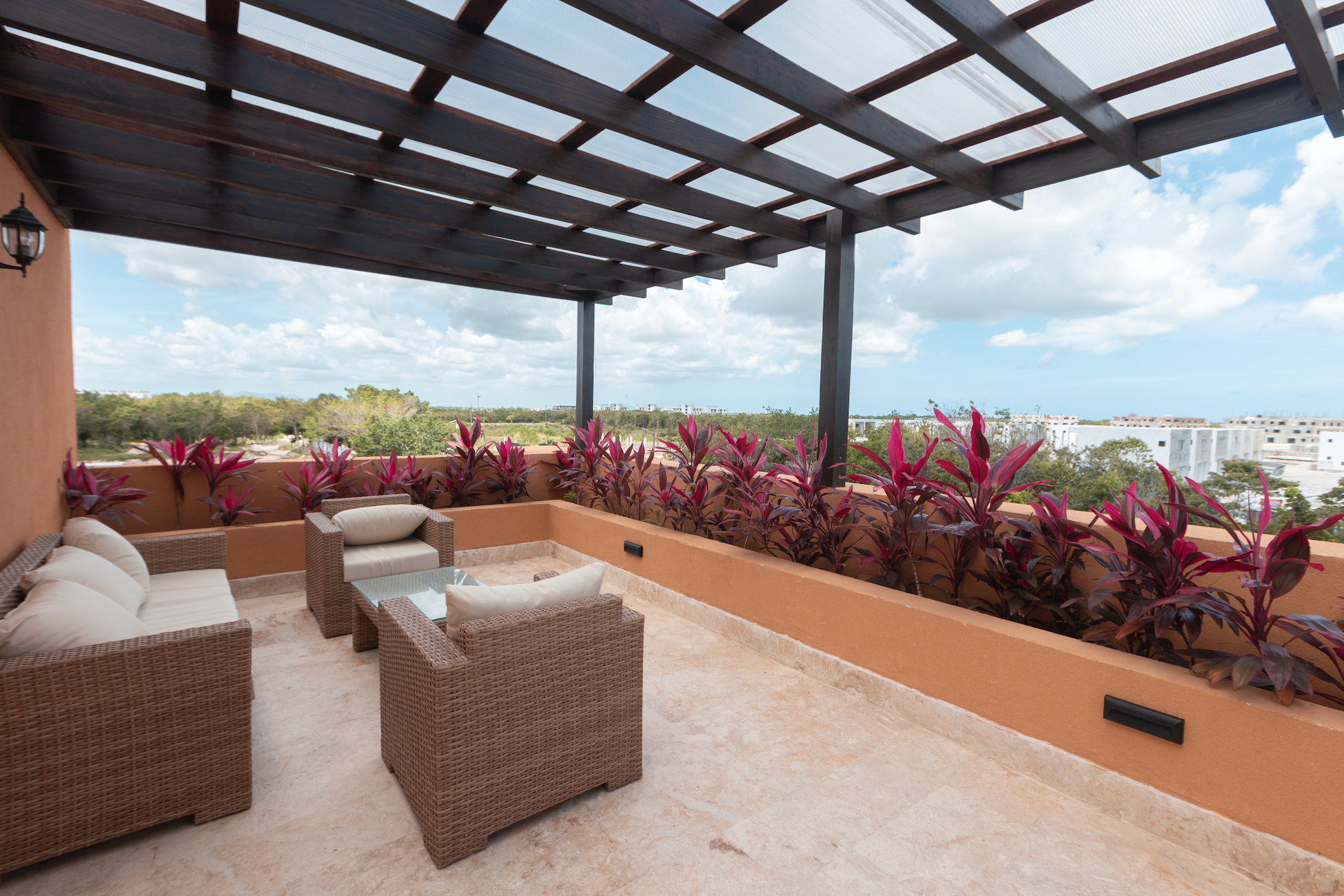 Pueblito Caribeño Second Floor V85-1
