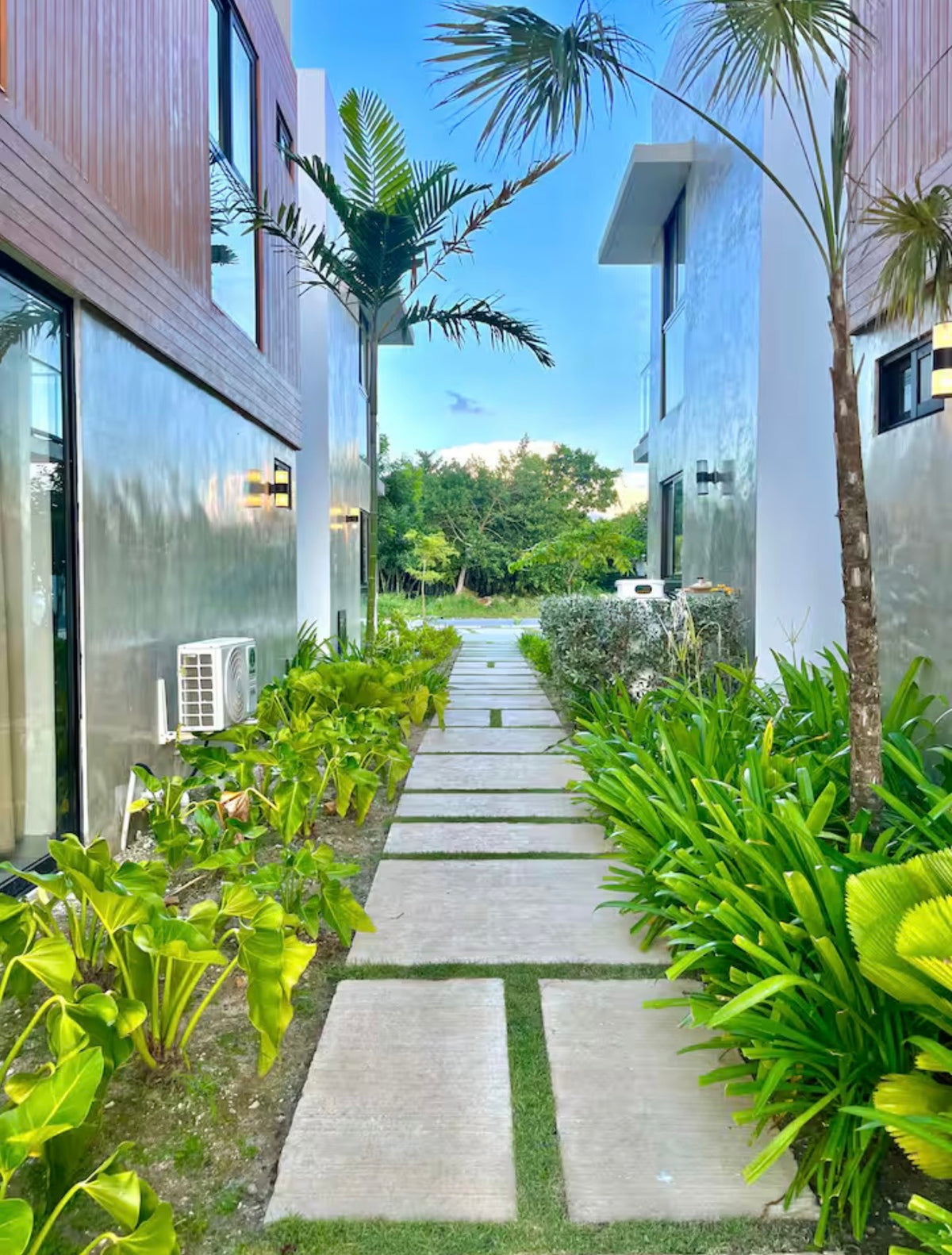 Tropics Golf First Floor V31-5