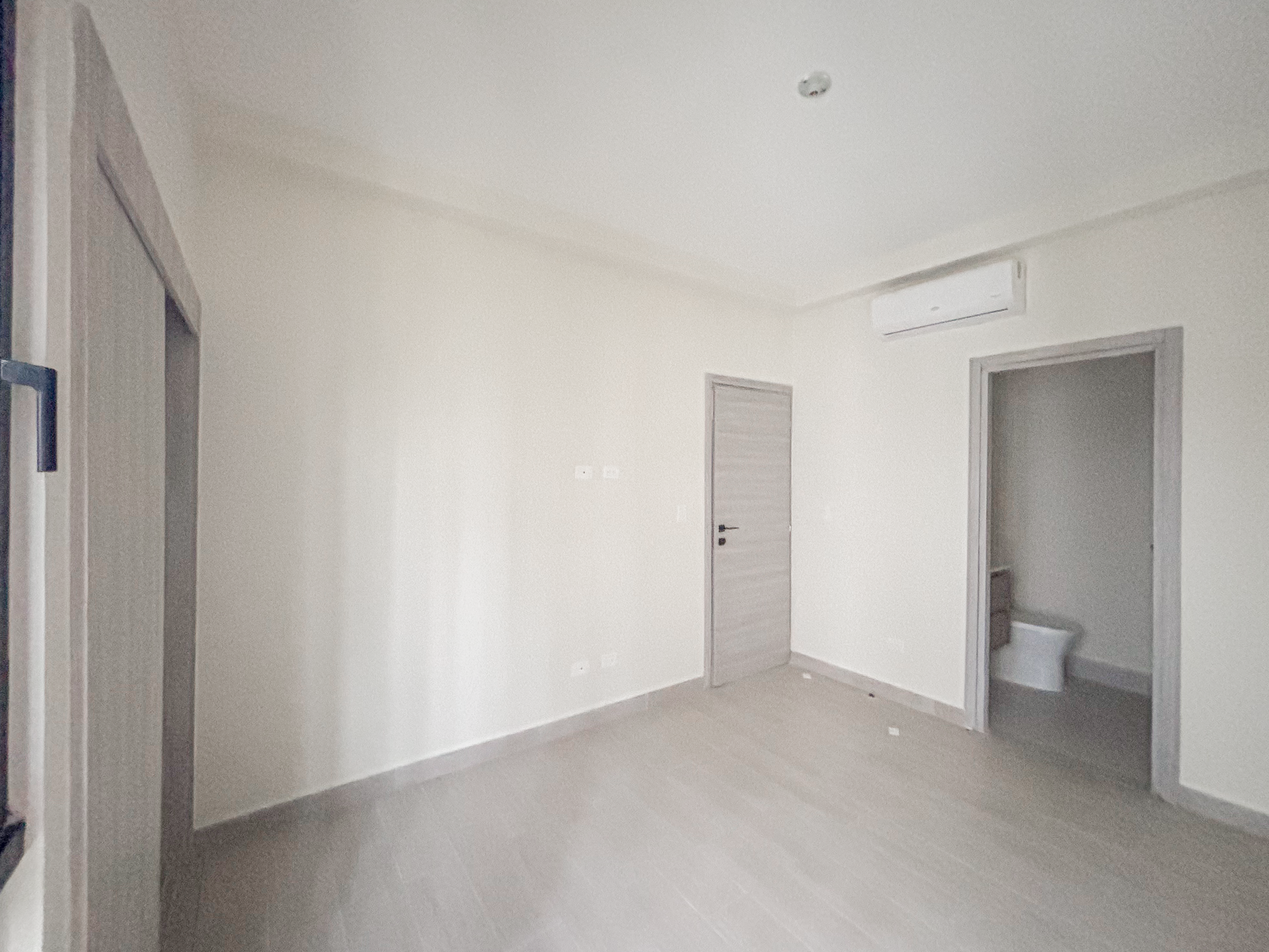 Panorama Lake Second Floor- V20-7